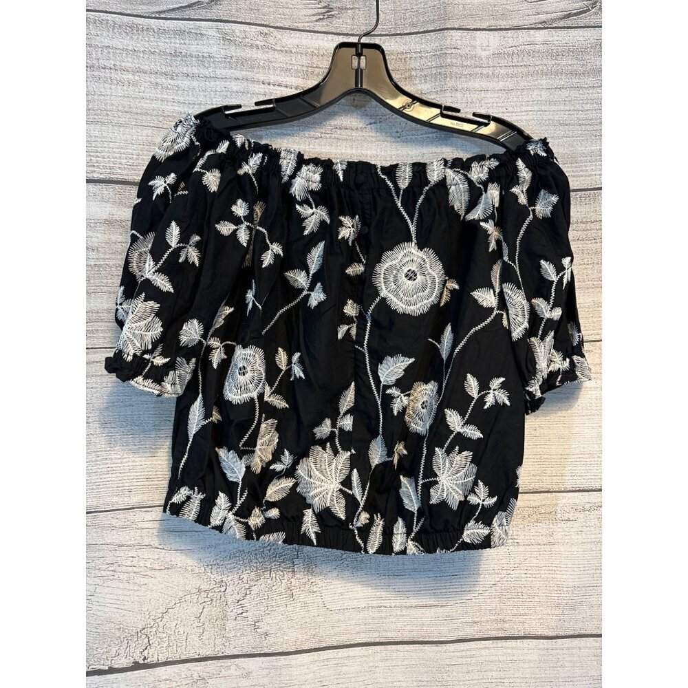Who What Wear Black Floral Button Off-Shoulder Top XS